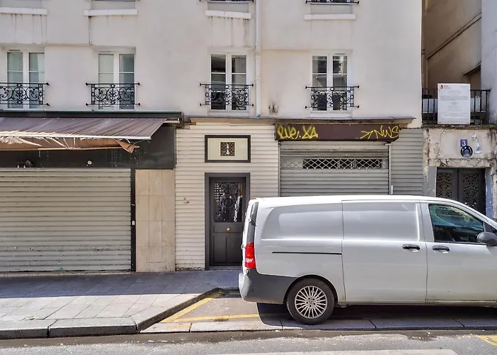 New Cocoon Duplex For 2 In The Heart Of Paris
