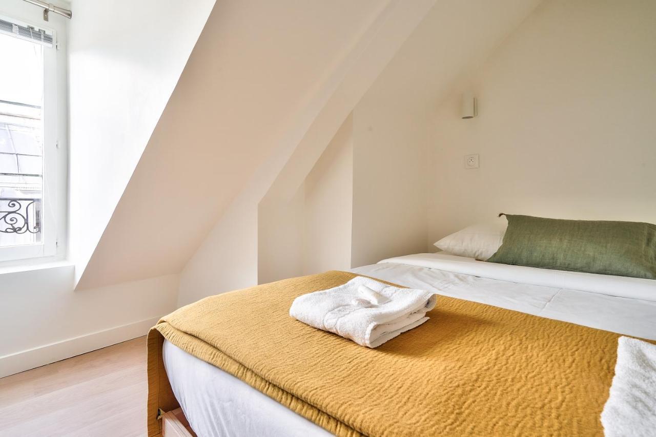 New Cocoon Duplex For 2 In The Heart Of Paris
